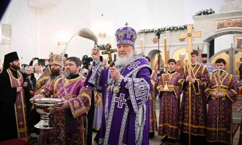 Ουκρανία: Ο Πατριάρχης Μόσχας Κύριλλος και το σόι του Πεσκόφ στη «μαύρη λίστα» της Κομισιόν